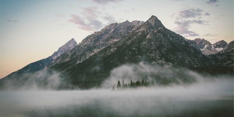 2024折叠屏终极横评：从硬件折痕到软件生态，谁才是企业精英的移动生产力利器？