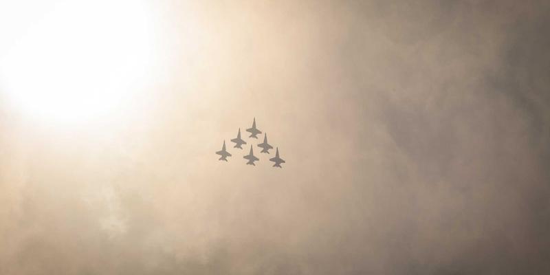 电竞显示器核心参数实测:Fast IPS与OLED面板在竞技游戏中的真实表现,为您的网络组建与IT服务选择提供专业参考